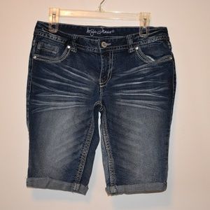 Ariya Jeans Shorts Size 11/12, Never been worn!